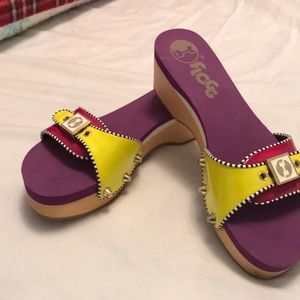 Fun sandal/clogs